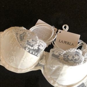 Beautiful and elegant bra with lace detail